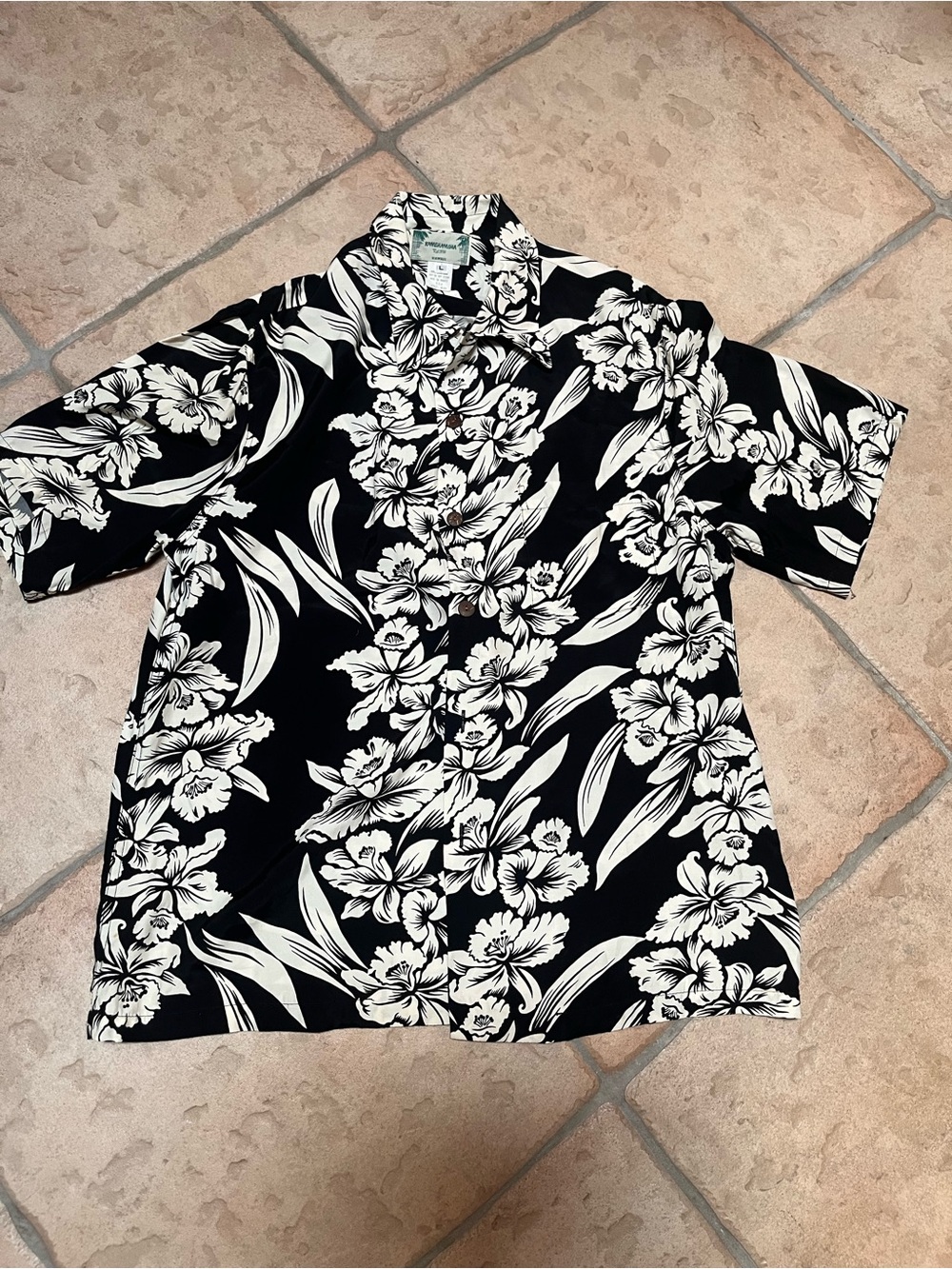 Black & White Floral Short-Sleeve Button-Down Shirt